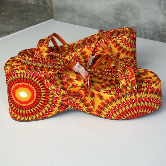 NEW| Retro 70’s Colorful Platform Sandals - Picture 6 of 10